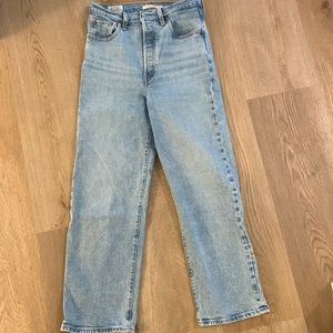 Levi’s Ribcage Straight Jeans